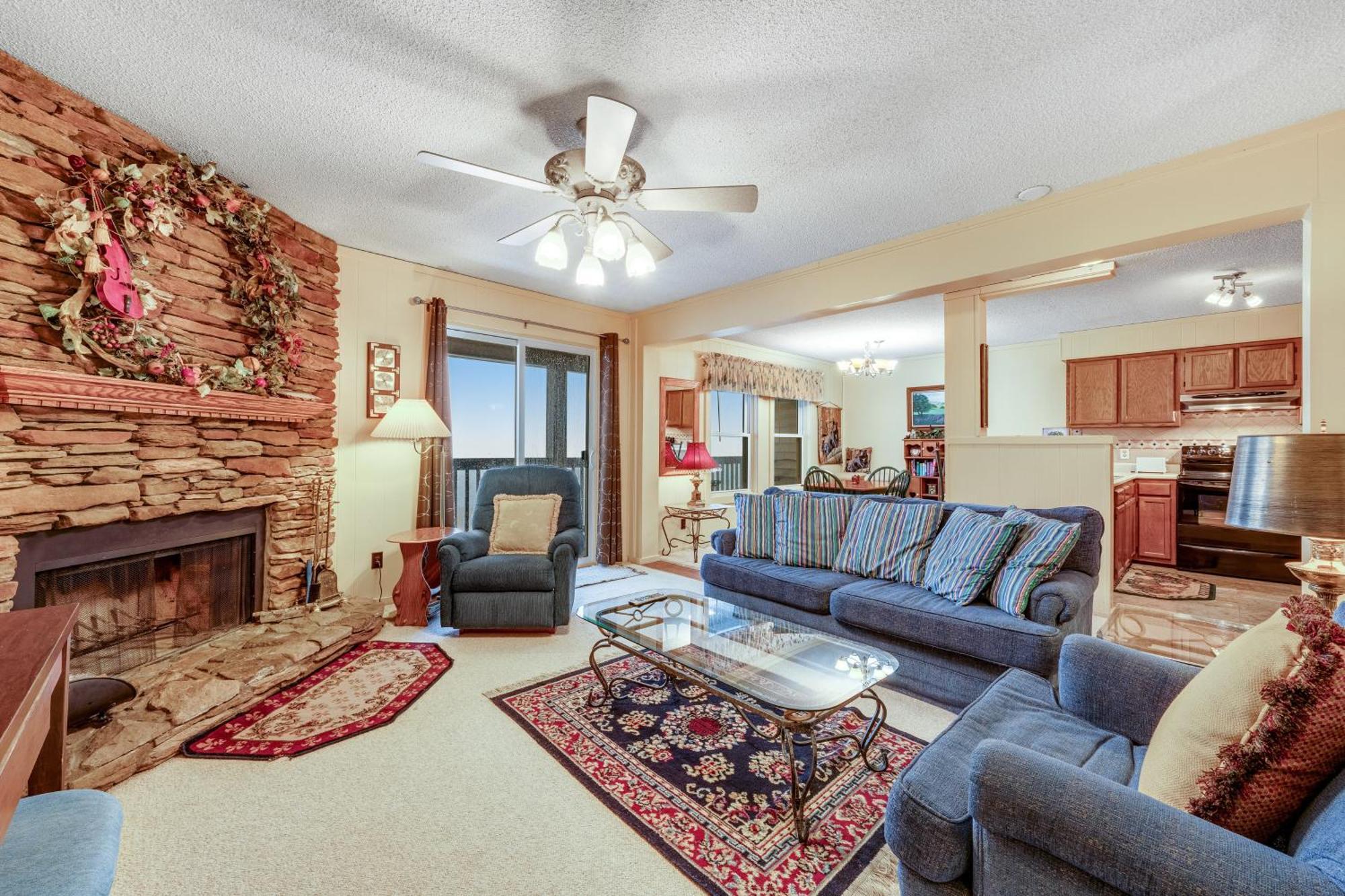 Pinnacle Beech Mountain Room photo