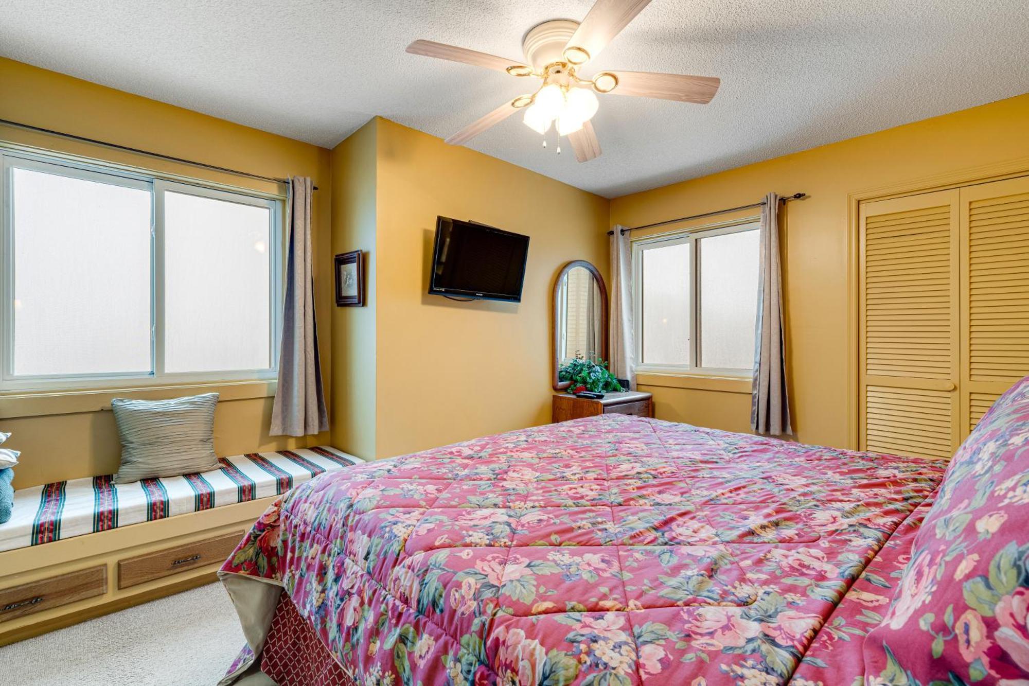 Pinnacle Beech Mountain Room photo