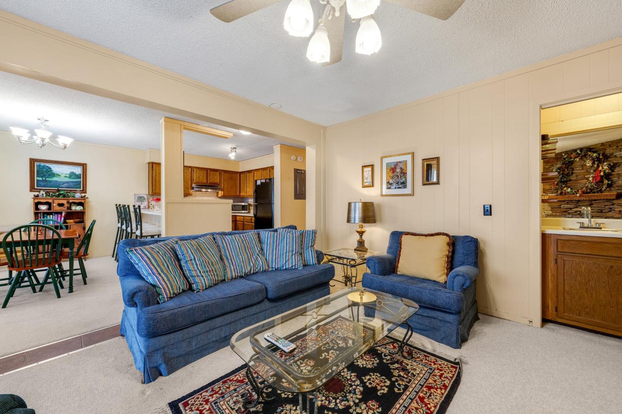 Pinnacle Beech Mountain Room photo
