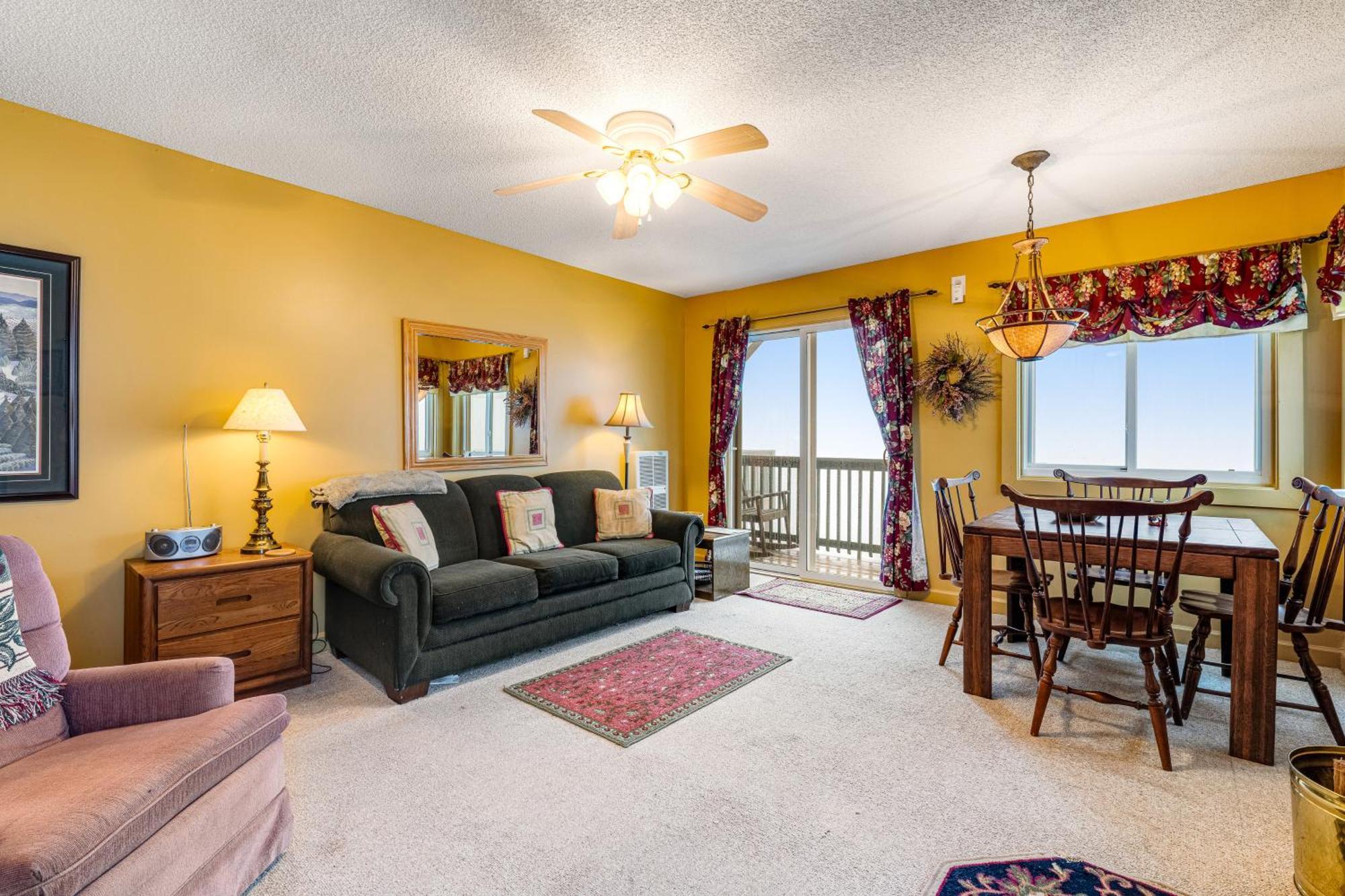 Pinnacle Beech Mountain Room photo