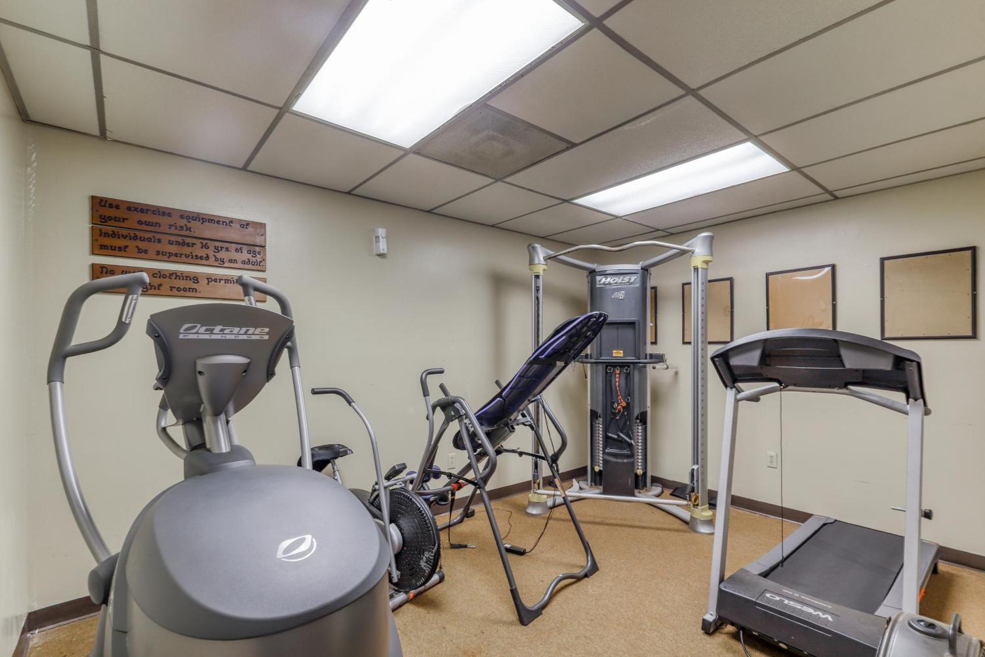 Pinnacle Beech Mountain Room photo