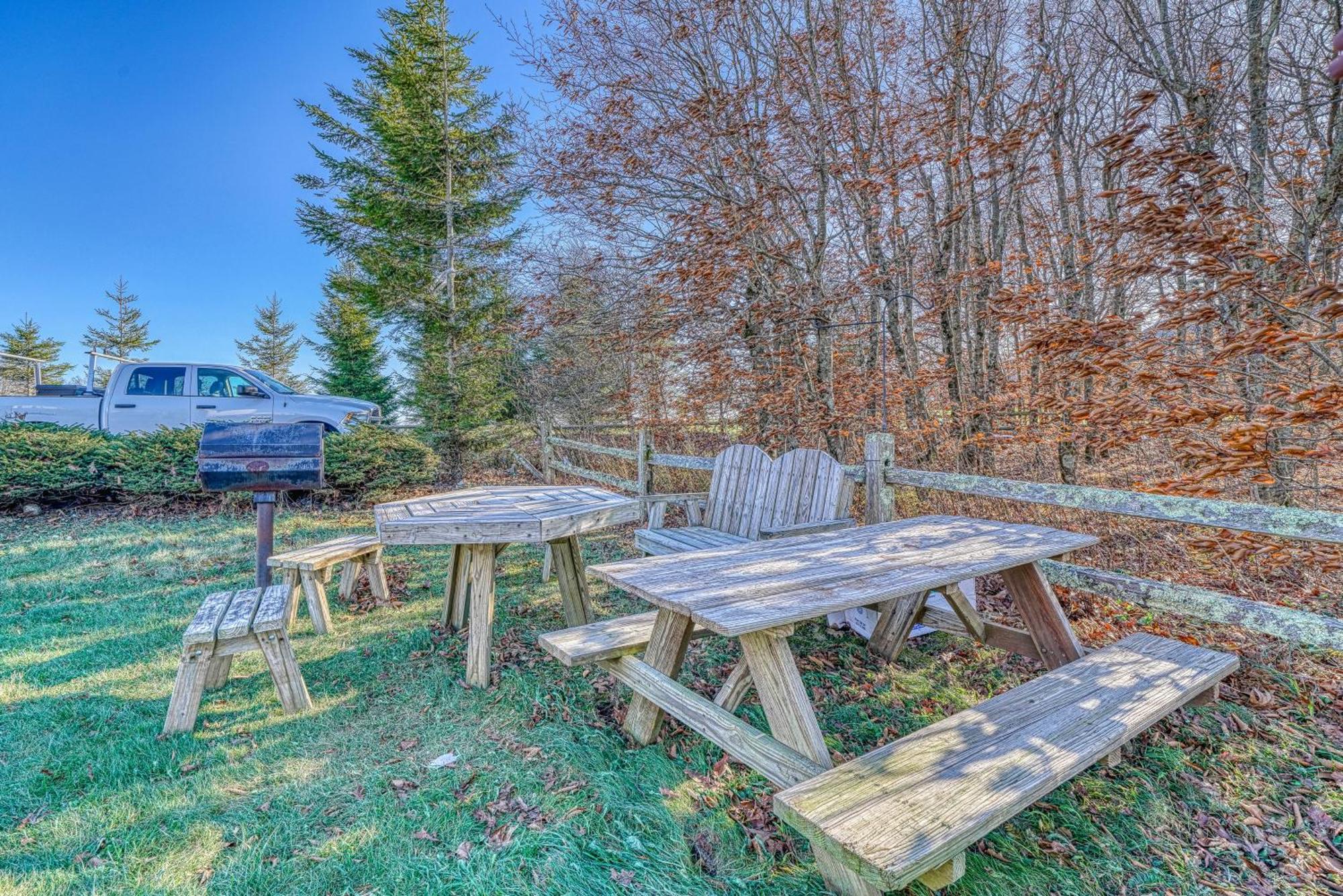 Pinnacle Beech Mountain Room photo